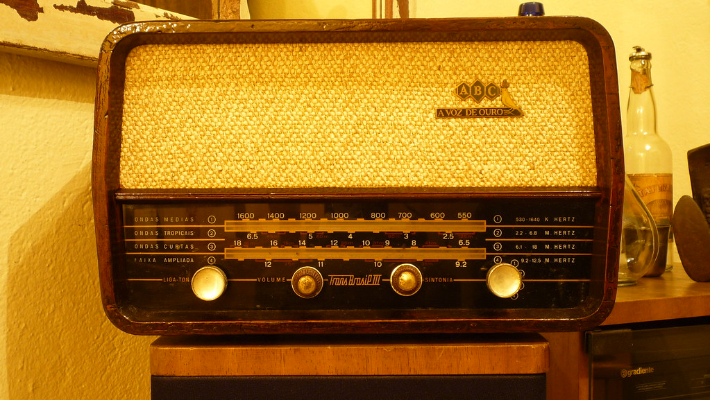 Evolução Tecnológica do Rádio no Brasil